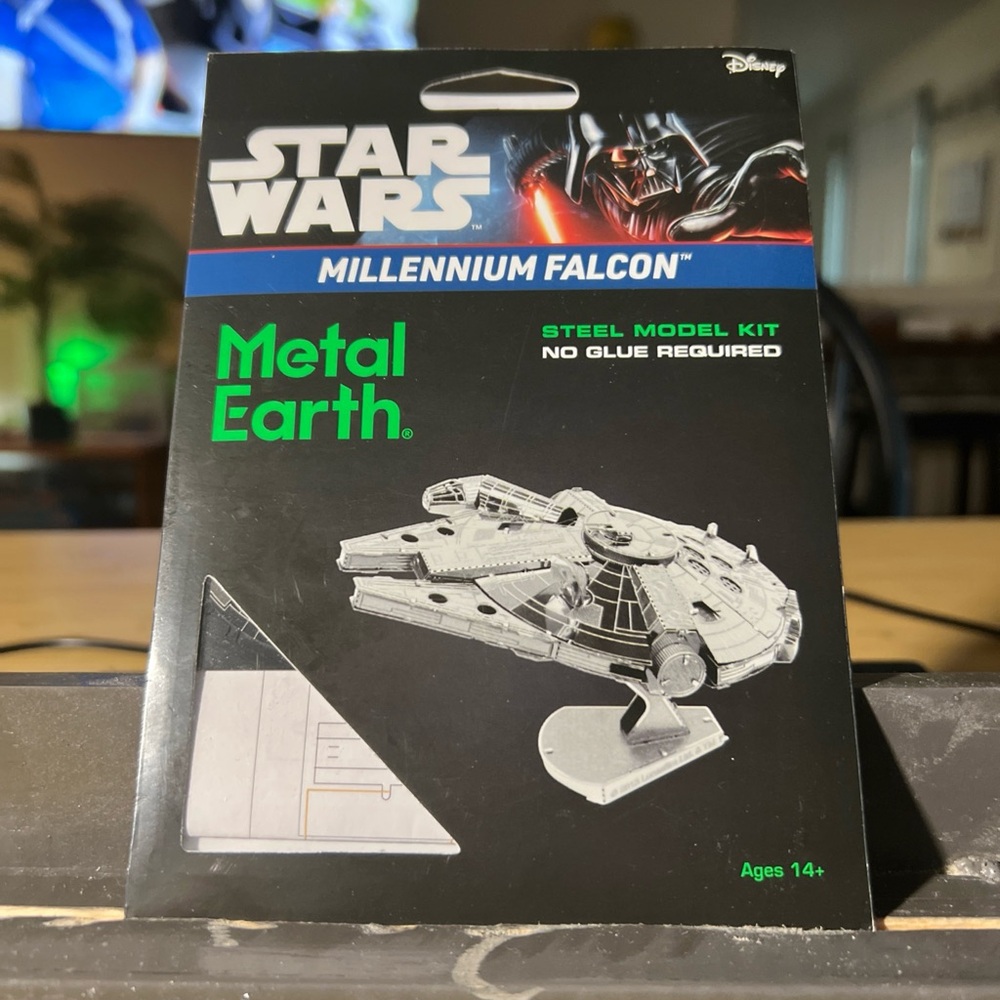 Star Wars Millennium Falcon Metal Model Kit